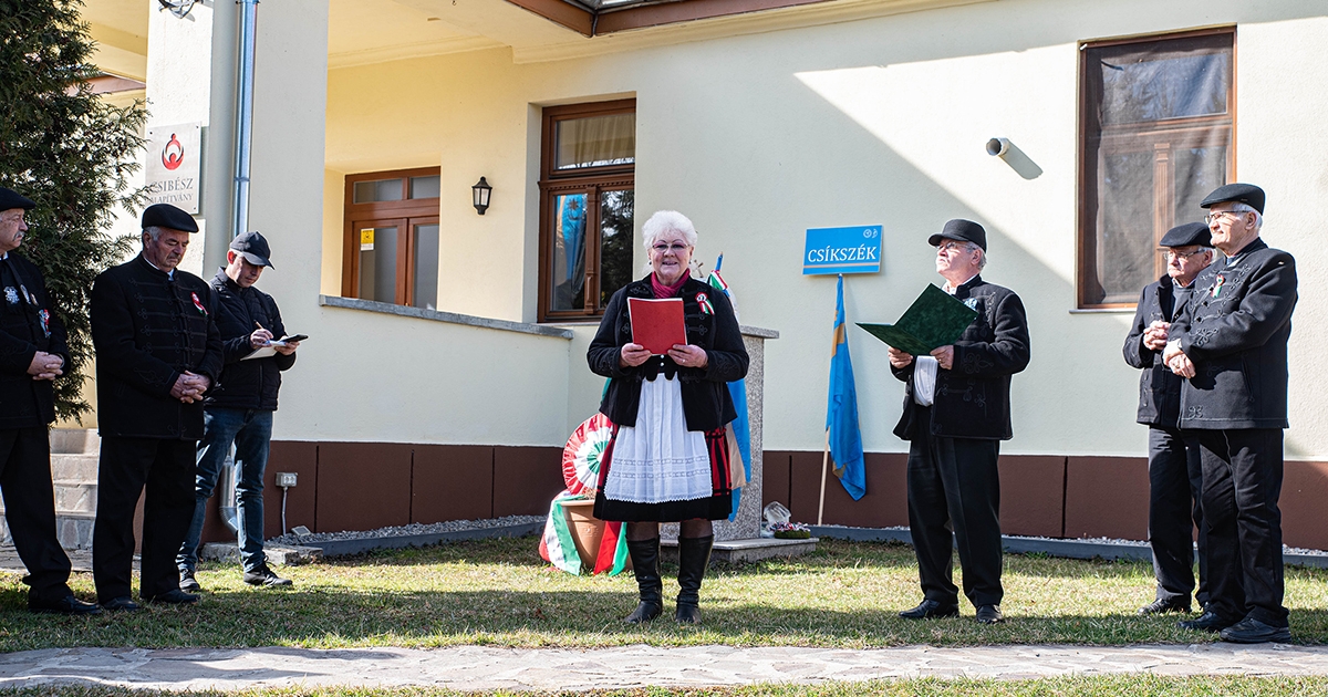 A vértanúk példájából építkezni kell, a szabadság tüzét szívünkben éltetni